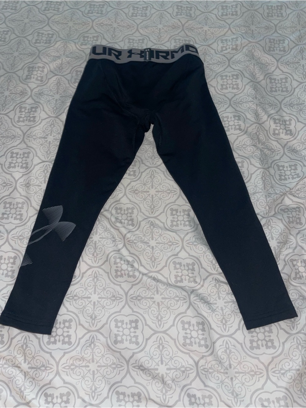 Under Armour Black Girls' Performance Leggings with Gray Logo youth XS